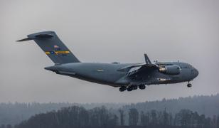 Un avion militar misterios al SUA a aterizat la Moscova. Reacția Kremlinului