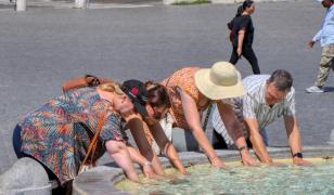 Ministerul Sănătății activează planul pentru caniculă: ambulanțe suplimentare și puncte de distribuire a apei