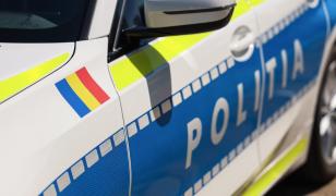 Tânăr din Deva, salvat de polițiști după ce și-a dat foc în faţa unei săli de sport
