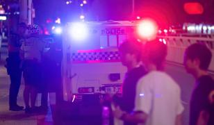 Cursa nebună a patru puşti în Australia. Momentul când înconjoară copaci şi ridică praful ca să evite poliţia