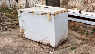 Şi-a ascuns tatăl mort în congelator timp de doi ani şi jumătate ca să îi încaseze pensia