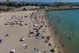 ANPC spune că situaţia serviciilor pe litoral s-a îmbunătăţit, dar numărul turiştilor e în cădere liberă