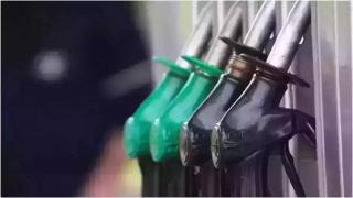 Preţurile la carburanţi sunt în scădere, faţă de cele afişate în ziua precedentă