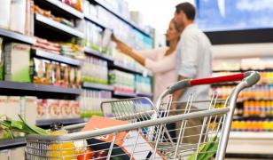 Alimentele, la cel mai ridicat preţ din ultimii 3 ani. Canicula şi războaiele împing scumpirile