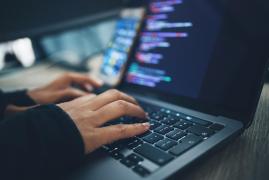 Anthropic spune că AI-ul său a fost folosit pentru arme, rachete și spionaj. Compania a dejucat tentativele