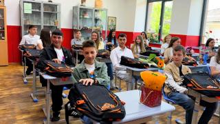 Un nou început de școală, aceeași misiune de 10 ani: Fundația Mereu Aproape și RURIS, alături de elevi