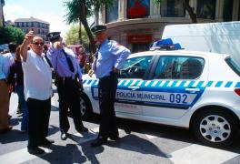 Un român a vrut să-şi dea foc după ce autorităţile din Spania au vrut să-i ia copilul cu dizabilităţi