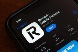 Breşă uriaşă la Revolut: a transmis datele clienţilor unor hackeri crezând că discută cu o agenţie a statului