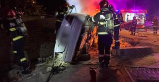 Un băiat de 15 ani din Sebeş a furat o maşină şi s-a izbit de un gard. Poliţiştii au descoprit că era şi băut