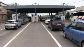 Polițiștii au tras pe dreapta o mașină la Calafat. Ce au descoperit pe bancheta din spate, sub o pătură