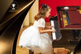 O pianistă de doar 8 ani cucerește scenele din Viena și Las Vegas