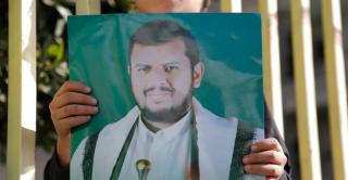 Portretul omului care a provocat criza mondială a petrolului. Șeful mişcării Houthi care pune pe jar Orientul