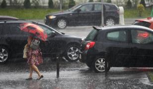 Alertă de ploi torențiale și vijelii în mai multe zone din țară, până joi seară