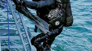 Resturi de dronă în Marea Neagră, în judeţul Constanţa. Scafandrii militari au intervenit