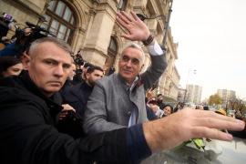 Planul secret al lui Georgescu pentru azil în ltalia: vilă în Toscana de 1,2 mil. € cu anexă pentru servitori