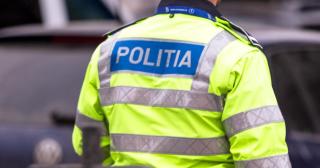 Un bărbat din Timiş, îmbrăcat în poliţist, i-a cerut unei femei 1.500 de lei ameninţând-o că-i ia permisul