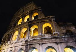 Un muncitor de 22 de ani a murit, după ce a căzut de pe Colosseum în timpul unor lucrări de noapte