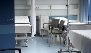 Suspiciune de scarlatină la un liceu din Iaşi. Un elev de 15 ani a ajuns la spital cu febră şi erupţii