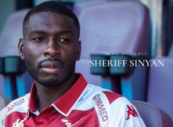 Rapid l-a prezentat oficial pe Sheriff Sinyan, fostul fundaş central de la CFR Cluj 
