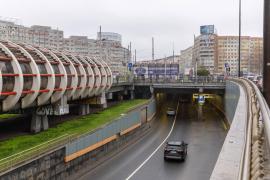 Un bărbat s-a aruncat de pe Pasajul Obor din Bucureşti. Medicii nu l-au mai putut salva