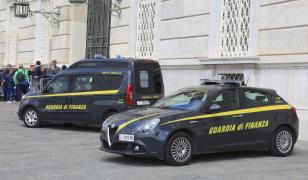 Greşeala care a costat-o 600.000 de euro pe o femeie oprită la vama din Italia. Ce avea în valiză