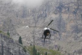Tragedie în Dolomiți pentru o familie aflată în vacanță. Fiica lor de 14 ani a căzut 90 de metri în gol
