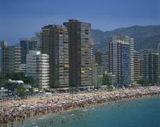 Cazare, masă și distracție cu 116 euro. Staţiunea care atrage turiştii pe final de sezon estival