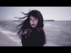 Alexandra Bădoi, prezentatoarea rubricii Meteo de la Observator, a lansat un nou videoclip!