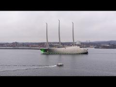 Cel mai mare YACHT construit vreodată a fost lansat la apă! Cât a costat OPULENŢA miliardarului RUS care îl deţine