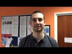 Un englez sughiţă încontinuu de două luni!