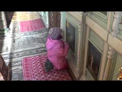 Copila care NE-A FĂCUT SĂ LĂCRIMĂM! Rugăciunea puiului de om!