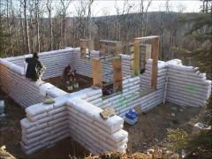 Cea mai simplă soluţie pentru a-ţi ridica singur o casă. Video INEDIT!