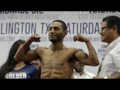 Imagini care fac înconjurul lumii. Un pugilist a rămas accidental dezbrăcat complet în faţa mulţimii (VIDEO)