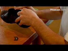 METODA INEDITĂ prin care îţi poţi CURĂŢA ÎNCĂLŢĂRILE de urmele de SARE şi NOROI