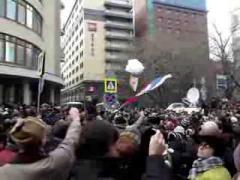 Protestele din Kiev s-au mutat la Moscova! Peste 1.000 de ruşi protestează în stradă