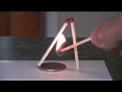 PROVOCAREA ZILEI! Scoate moneda FĂRĂ să atingi chibritul