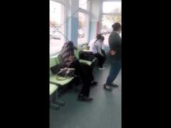 ȘOCANT! La spitalul Sfântul Pantelimon un pacient în crize mari a fost  ținut pe hol. Toată lumea l-a ignorat!