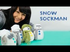 Video! Poate fi cadoul ideal pe timp de iarnă! Ea taie un CIORAP în două, iar rezultatul final e uimitor