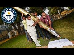 RECORD! Cel mai mare pix cu pastă din lume! Cântărește aproximativ 37 kg!