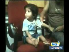 Imagini ȘOCANTE. El este copilul cu 32 DE DEGETE!