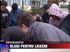Blugi pentru liceeni