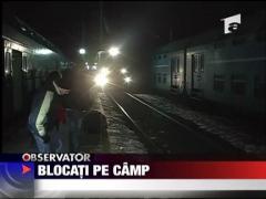 Blocati pe camp