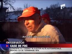 Trei case au ars in Dimbovita