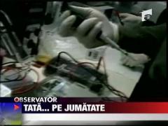 Doi copii, o mama si doi tati