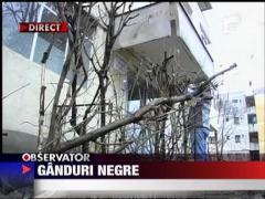 A sarit pe geam cu fetita de doua luni de la etajul patru!