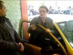 Cu masina in vitrina