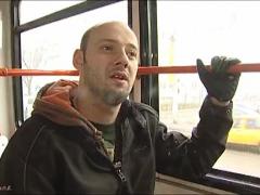 Oamenii cu handicap, condamnati de sistem