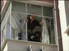 Batrana salvata de pompieri