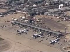 Copilul dirija avioane pe aeroportul JFK