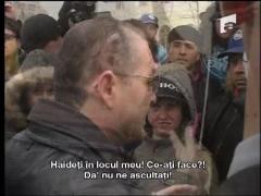 Emil Boc, luat la bulgari de protestatari